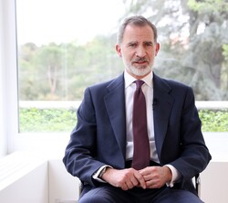 Su Majestad el Rey dirige unas palabras en el acto de cierre del “Tour del Talento”