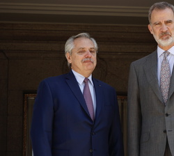 Su Majestad el Rey junro al Presidente de Argentina, Alberto Fernández