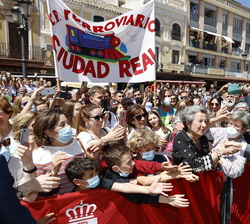 Su Majestad el Rey recibe un caluroso recibimiento de los vecinos de Ciudad Real