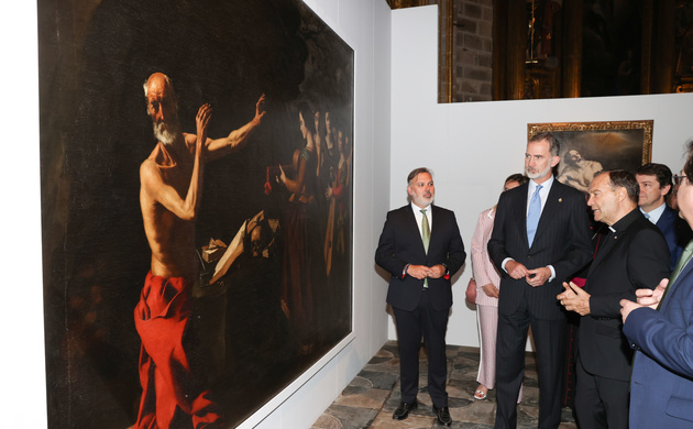 Una parada de Su Majestad en el recorrido por la exposición "Transitus" de la Fundación "Las Edades del Hombre"