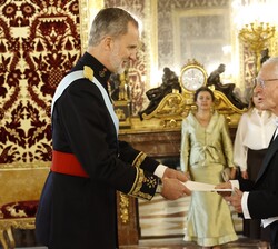 Su Majestad el Rey recibe las Cartas Credenciales del Embajador de la República del Ecuador, Andrés Vallejo Arcos