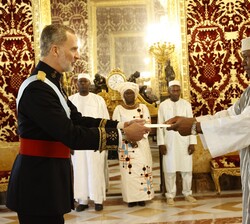 Su Majestad el Rey recibe la Carta Credencial del embajador de la República de Mali, Abdrahamane Baby