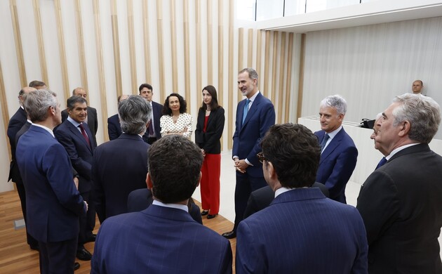 El Rey conversa con los presidentes de los Tribunales Superiores de Justicia durante la audiencia