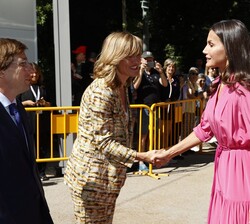 Su Majestad la Reina recibe el saludo de la ministra de Educación y Formación Profesional, Pilar Alegría