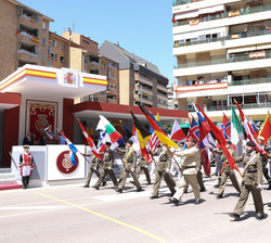 Respresentación de los Países que componen la OTAN a traves de sus Banderas nacionales con motivo de 40 aniversario del ingreso de España en la OTAN