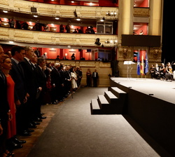 Su Majestad el Rey durante la interpretación de la “Obertura Leonora nº 3 Op. 72a” por parte de la Orquesta Sinfónica de Madrid