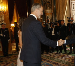 Su Majestad el Rey recibe el saludo del ministro de Asuntos Exteriores, Unión Europea y Cooperación, José Manuel Albares