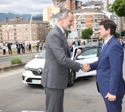 El Rey fue recibido por el presidente de la Junta de Castilla y León, Alfonso Fernández Mañueco