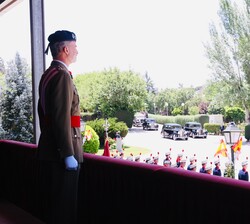 Su Majestad el Rey preside el desfile de los vehículos históricos
