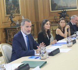 Don Felipe interviene durante la reunión