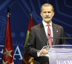Su Majestad el Rey durante su intervención en el acto de Jura o Promesa de la constitución de nuevos colegiados, con motivo del 425º aniversario de la