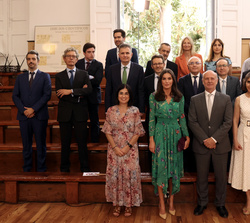 Doña Letizia junto al resto de autoridades y personalidades asistentes del acto