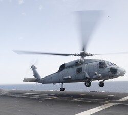 Llegada de Su Majestad el Rey en helicóptero al Buque Anfibio Portaaeronaves “Juan Carlos I”