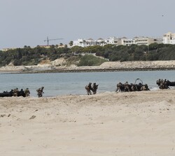 Demostración anfibia en la Playa del Chorrillo de Cádiz