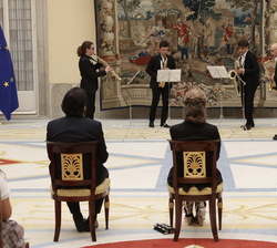 Su Alteza Real la Infanta Doña Elena durante la actuación musical del Cuarteto de Saxofones “Rozasx Quartet”, de la Escuela Municipal Joaq