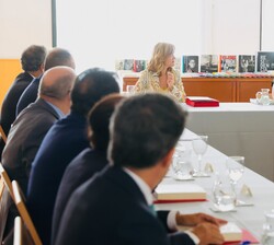 La Reina preside la reunión del Patronato de la Residencia de Estudiantes