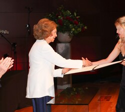 Su Majestad la Reina Doña Sofía durante la entrega de los diplomas a los alumnos más distinguidos del curso 2021-2022