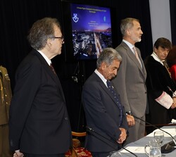 Su Majestad el Rey abre la sesión