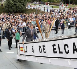 Don Felipe embarca en el Buque Escuela de la Armada Española Juan Sebastián de Elcano