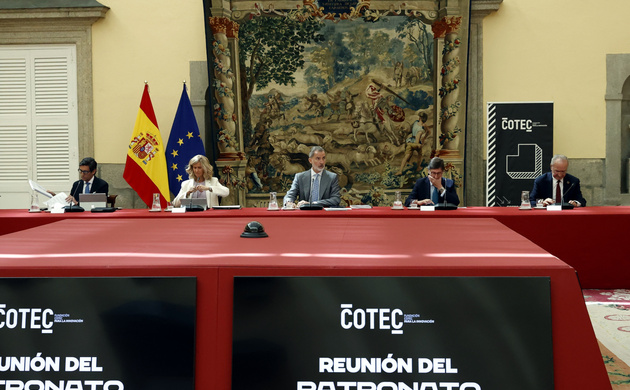 Don Felipe durante el desarrollo de la reunión del Patronato de la Fundación Cotec