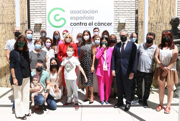 Fotografía de grupo con pacientes residentes en el centro