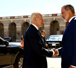 Su Majestad el Rey recibe en la Plaza de la Armería al Presidente de los Estados Unidos de América, Su Excelencia Joseph R.Biden Jr