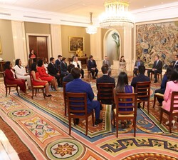 Desarrollo de la audiencia de S. M. el Rey a los participantes en la XVII edición del Programa de Jóvenes Líderes Iberoamericanos