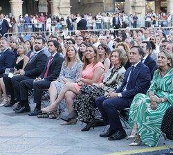 Doña Sofía en la primera fila de asientos al comienzo del concierto