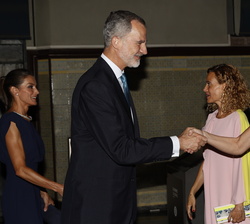 Sus Majestades los Reyes son recibidos por la presidenta del Congreso de los Diputados, Maritxel Batet y la ministra de Educación y Formación Profesio