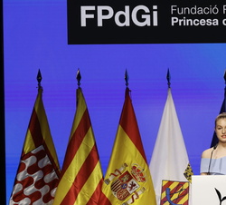 Su Alteza Real la Princesa de Asturias y de Girona durante su intervención en la ceremonia de entrega de los “Premios Fundación Princesa de Giro