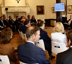 Su Majestad el Rey durante la XXVII Reunión del Patronato de la Fundación Princesa de Girona