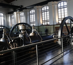 Su Majestad el Rey recorre el Museo de las Aguas AGBAR