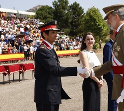 Saludo de Su Majestad el Rey a los mandos de las fuerzas participantes