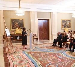 Su Majestad el Rey durante la audiencia con la delegación del American Jewish Committee (AJC)