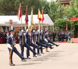 Don Felipe durante el desarrollo del acto a los caidos
