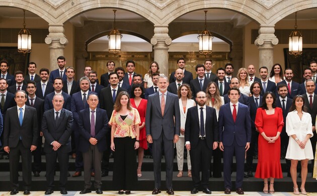 Su Majestad el Rey junto a las últimas Promociones del Cuerpo de Ingenieros de Caminos, Canales y Puertos del Estado