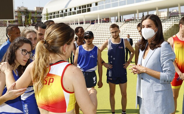 Doña Letizia conversa con los atletas paralímpicos