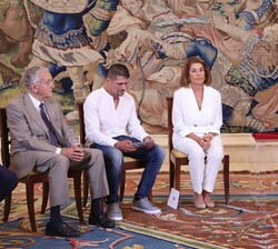El Rey interviene durante la audiencia