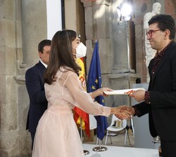 Su Majestad la Reina entrega el Premio Nacional de Teatro a Sala de Teatro Cuarta Pared