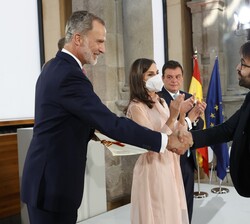 Su Majestad el Rey entrega el Premio Nacional de Artes Escénicas para la Infancia y la Juventud a Companyia de Comediantes la Baldufa