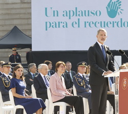 Su Majestad el Rey durante su intervención en el acto de Homenaje de Estado a las víctimas del Covid-19 y de reconocimiento al personal sanitario