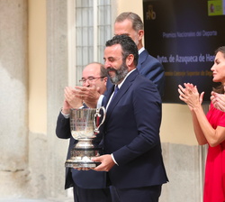 José Luis blanco, Alcalde de Azuqueca de Henares, recoge el Premio Consejo Superior de Deportes a la Entidad Local Española más destacada por sus inic