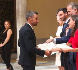Luis Alberto Hernando, guardia civil y Campeón del Mundo de Trail, recoge de Don Felipe el Premio Nacional del Deporte Extraordinario 2020 a los depor