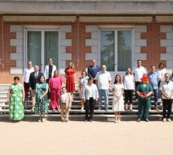 Su Majestad la Reina junto a la representación de la plataforma estatal de Personas con Discapacidad Intelectual o del Desarrollo