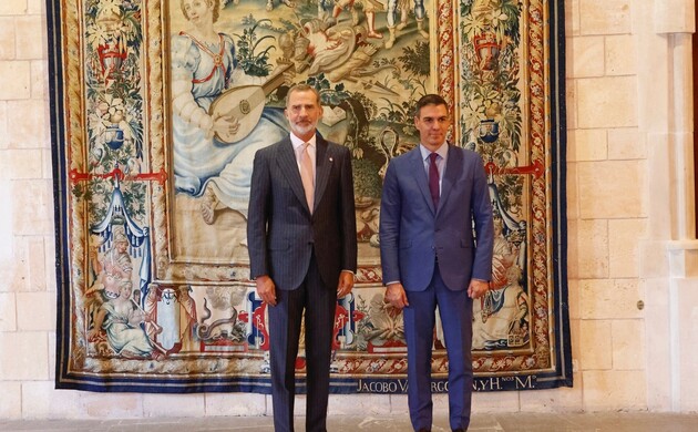 Su Majestad el Rey junto al presidente del Gobierno