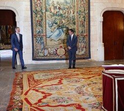Su Majestad el Rey a su llegada a la Sala Gótica del Palacio Real de la Almudaina para la promesa del nuevo Fiscal General del Estado
