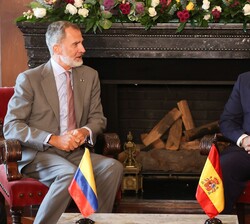 Su Majestad el Rey y el Presidente saliente de la República de Colombia durante el encuentro