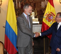 Su Majestad el Rey recibe el saludo del Presidente electo de la República de Colombia, Gustavo Petro