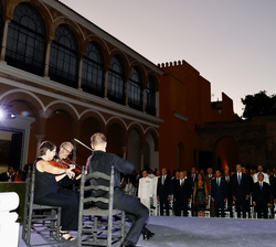Interpretación del Himno de Andalucía por un cuarteto de la Real Orquesta Sinfónica de Sevilla