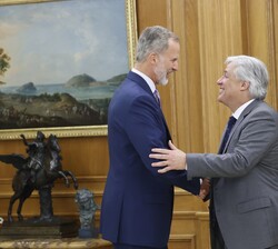Su Majestad el Rey recibe al ministro de Relaciones Exteriores de la República Oriental del Uruguay, Francisco Bustillo